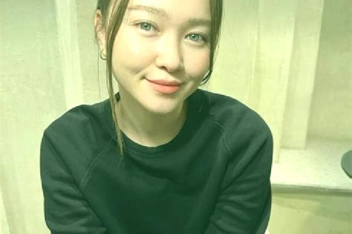 Zoe, 39, a brunette blue-eyed asian companion based in Stramproy. Offering Massage, BDSM, Party Girl, Couples, Overnight. Available for incall and outcall, o...