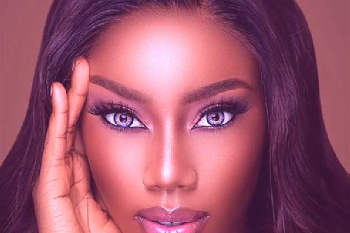 Zoe, 39, a chestnut blue-eyed ebony companion based in Verissimo. Offering Travel Companion, Party Girl, Massage, Girlfriend Experience. Available for incall...