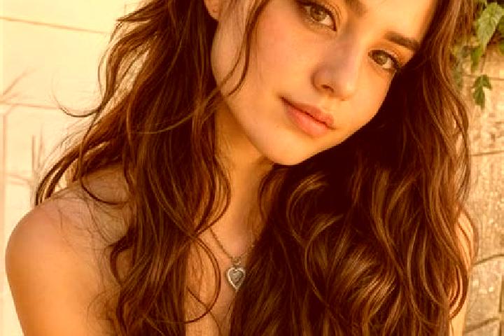Zoe, 39, a red hazel-eyed caucasian companion based in Strangolagalli. Offering Deep French Kissing, Roleplay, Couples, GFE, Party Girl. Available for incall...