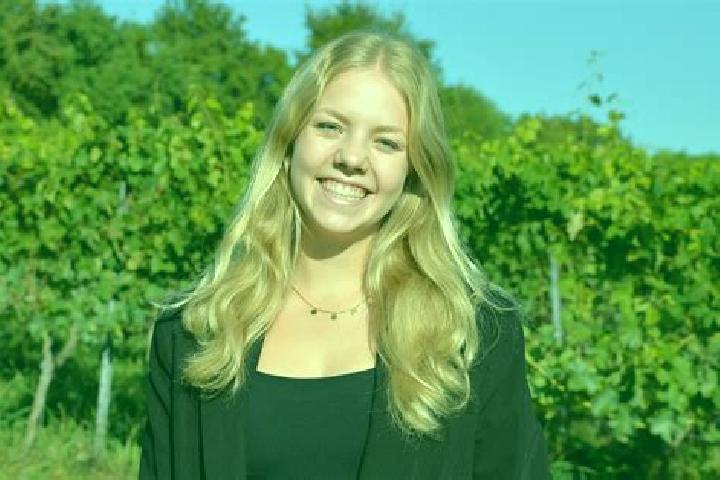 Zoe, 39 — Escort in Gau-Algesheim, Germany