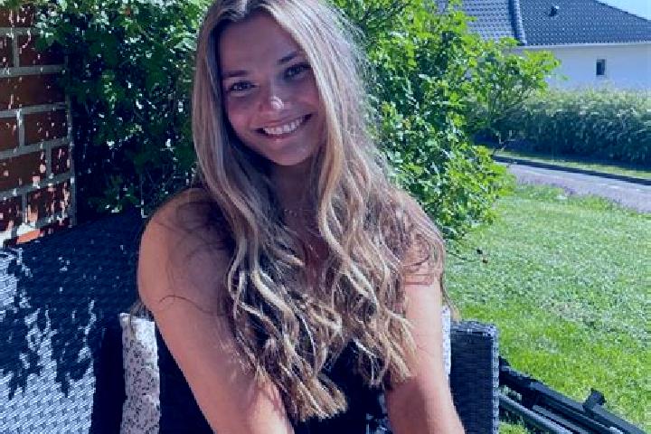 Zoe, 39 — Escort in Neder Holluf, Denmark