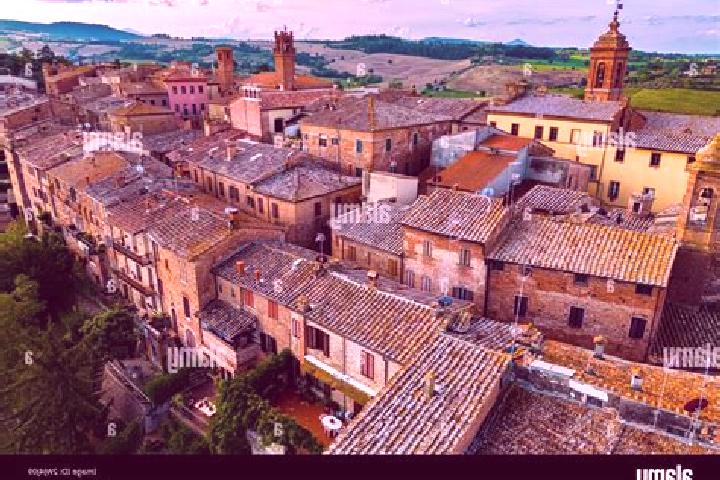Zoe, 39 — Escort in Torrita di Siena, Italy