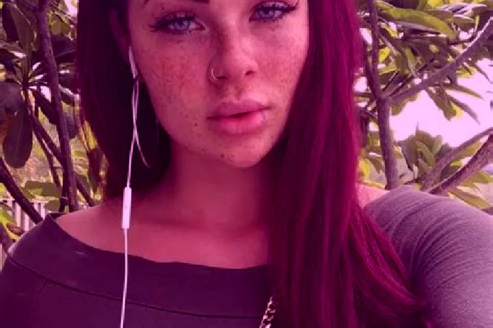 Zoey, 20, a auburn green-eyed middle eastern companion based in Sint Pancras. Offering Prostate Massage, Striptease, Deep French Kissing. Available for incal...