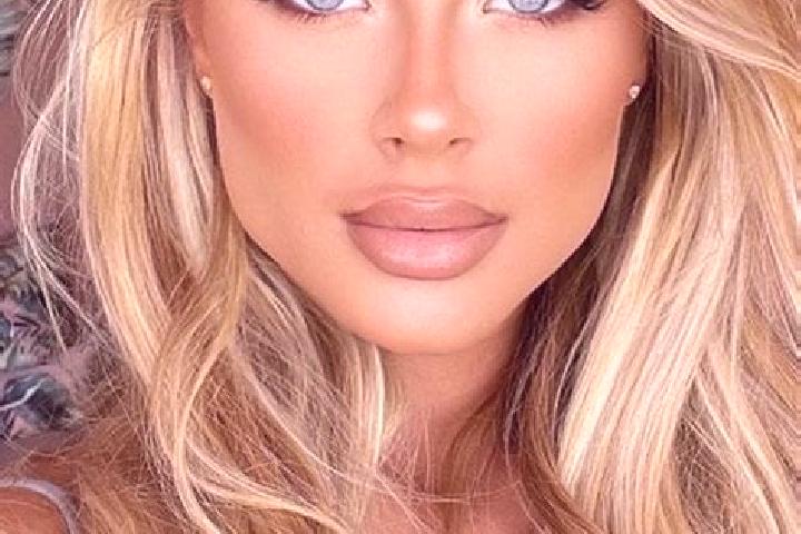 Zoey, 20, a blonde blue-eyed latina companion based in Vezzano sul Crostolo. Offering Girlfriend Experience, OWO, Duos. Available for incall and outcall, day...