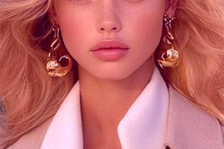 Zoey, 20, a blonde grey-eyed indian companion based in Tufeni. Offering Couples, A-Level, Party Girl, BDSM. Available for incall and outcall, overnight booki...