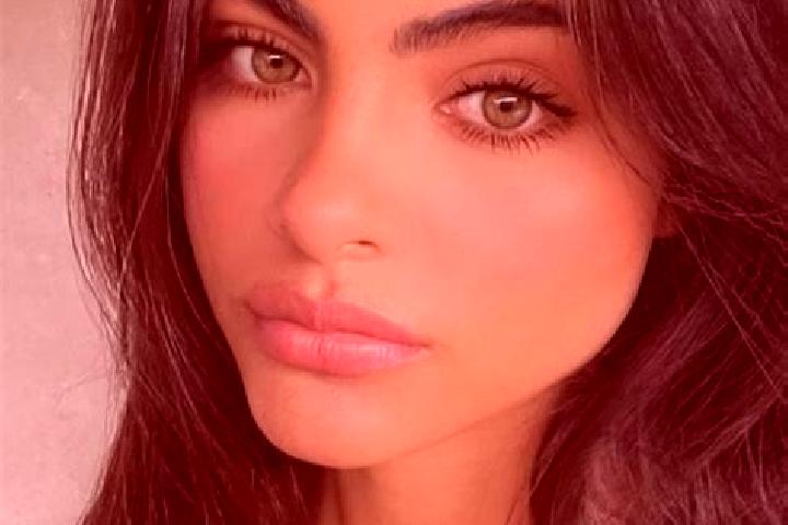 Zoey, 20, a brunette green-eyed caribbean companion based in Dalldorf. Offering Massage, OWO, Prostate Massage, Fetish, GFE. Available for incall and outcall...