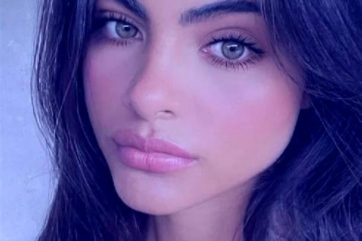 Zoey, 20, a brunette grey-eyed indian companion based in Ruente. Offering Travel Companion, 69, Massage. Available for incall and outcall, day and evening da...