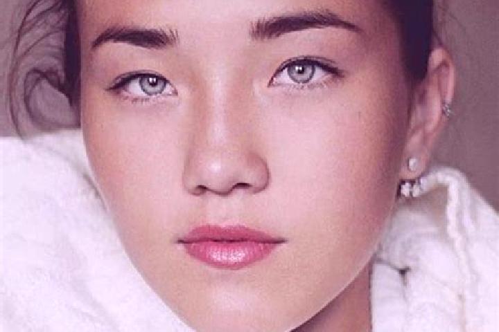 Zoey, 20, a dark blonde amber-eyed caucasian companion based in Mullovka. Offering CIM, Overnight, Massage, Dinner Date. Available for incall and outcall, ov...