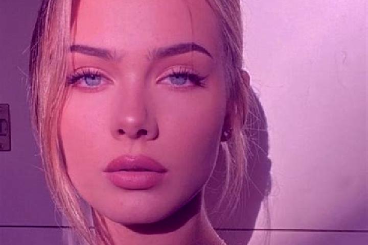 Zoey, 20, a red blue-eyed european companion based in Bualan. Offering Deep French Kissing, Erotic Massage, CIM, Couples, OWO. Available for incall and outca...