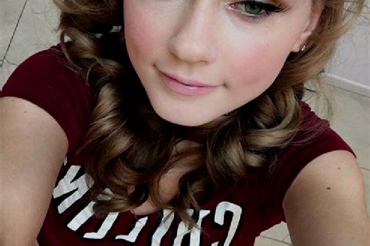 Zoey, 20 — Escort in Hays, United States