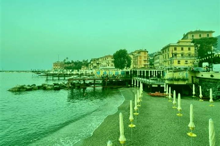 Zoey, 20 — Escort in Rapallo, Italy