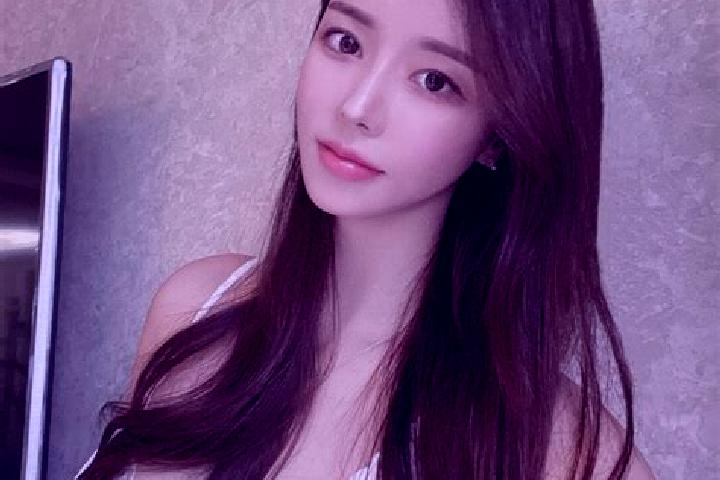 Zoey, 20 — Escort in Xiaofayi, China