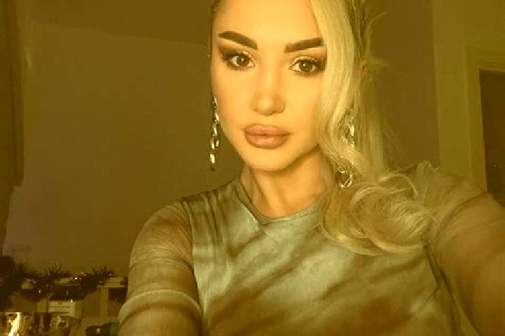 Zoey, 21, a blonde brown-eyed indian companion based in Heilsbronn. Offering Tantra, CIM, BDSM, Striptease, Travel Companion. Available for incall and outcal...