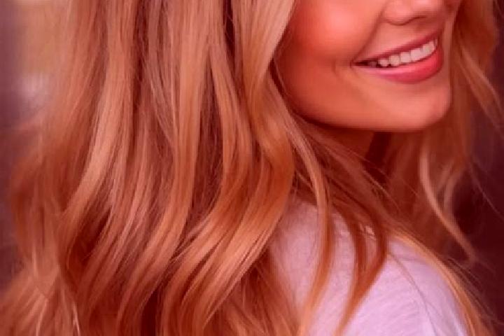 Zoey, 21, a blonde hazel-eyed middle eastern companion based in Copacabana. Offering Couples, Massage, OWO. Available for incall and outcall, overnight booki...