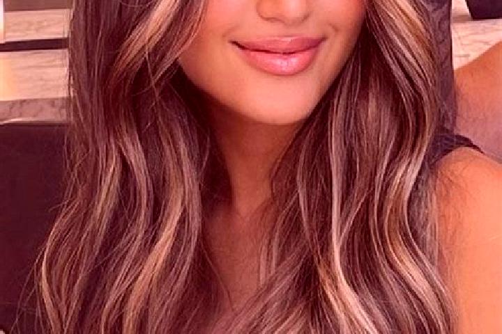 Zoey, 21, a dark blonde brown-eyed latina companion based in Umuguma. Offering Massage, Overnight, Duos, Party Girl. Available for incall and outcall, overni...