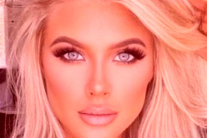 Zoey, 21, a platinum blonde amber-eyed middle eastern companion based in Karmala. Offering Tantra, Fetish, GFE. Available for incall and outcall, overnight b...