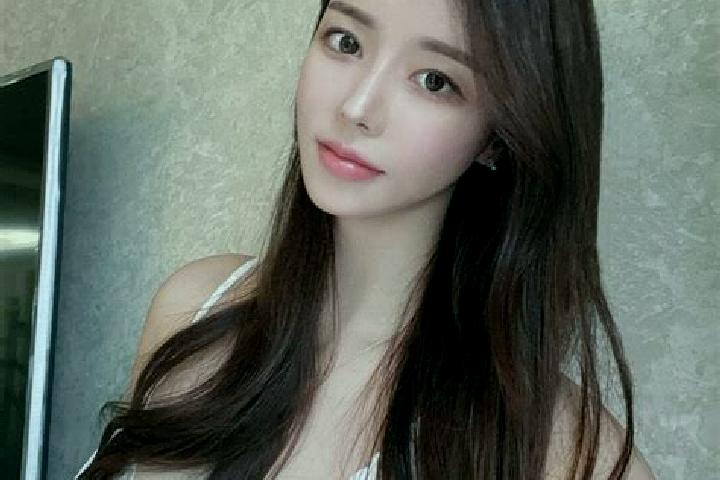 Zoey, 21 — Escort in Jinzao, China