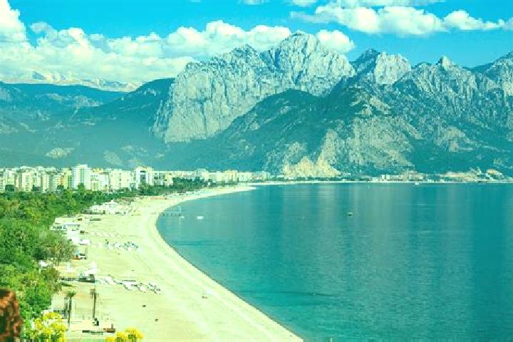 Zoey, 21 — Escort in Kiris, Turkey