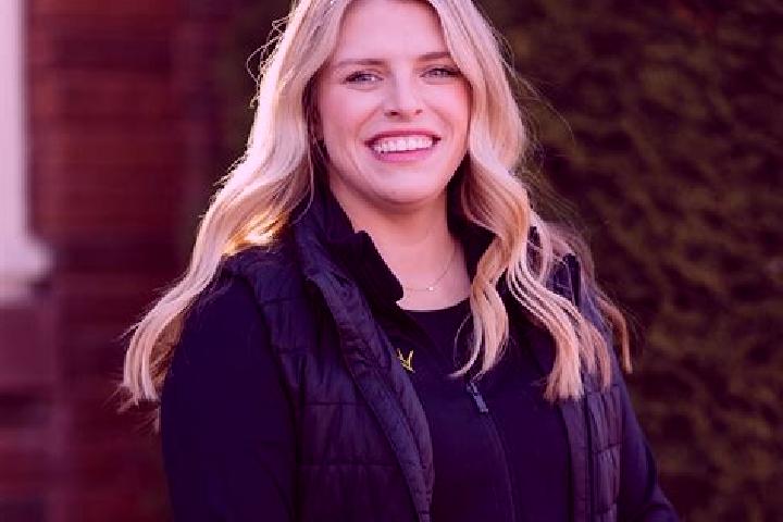 Zoey, 21 — Escort in Lake Elmo, United States