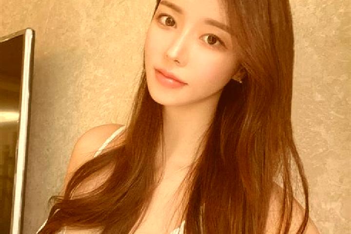Zoey, 21 — Escort in Qiewa, China