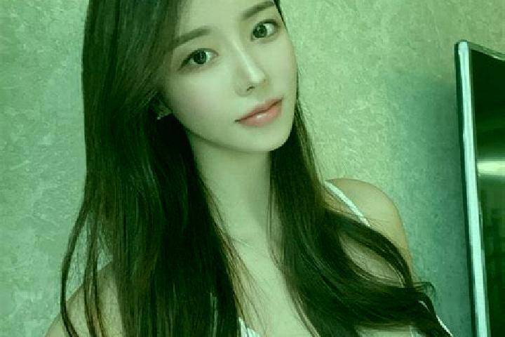 Zoey, 21 — Escort in Shangchewan, China