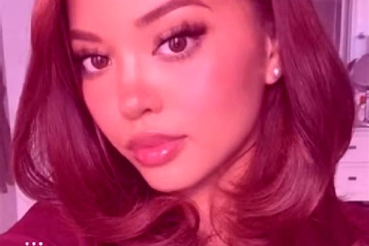 Zoey, 22, a auburn brown-eyed latina companion based in Mar de Espanha. Offering Roleplay, Massage, Deep French Kissing. Available for incall and outcall, da...