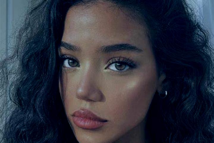 Zoey, 22, a black brown-eyed european companion based in Dustin Acres. Offering Erotic Massage, Couples, Domination. Available for incall and outcall, day an...