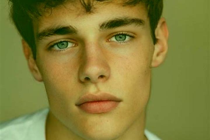Zoey, 22, a black grey-eyed caucasian companion based in Balal. Offering Domination, Overnight, OWO. Available for incall and outcall, day and evening dates.