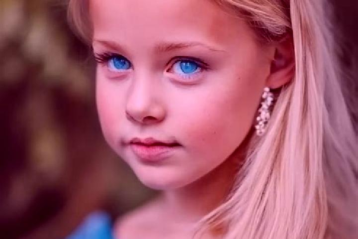 Zoey, 22, a blonde blue-eyed indian companion based in Camden. Offering Party Girl, GFE, Massage, Tantra. Available for incall and outcall, overnight booking...