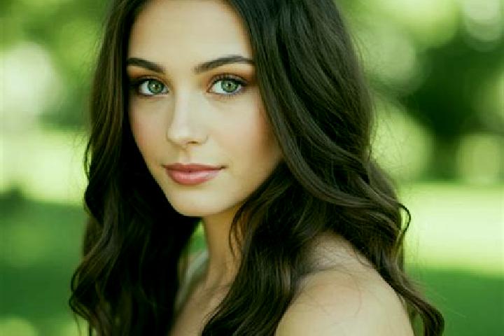 Zoey, 22, a brunette hazel-eyed ebony companion based in Corna Imagna. Offering A-Level, Duos, CIM. Available for incall and outcall, day and evening dates.