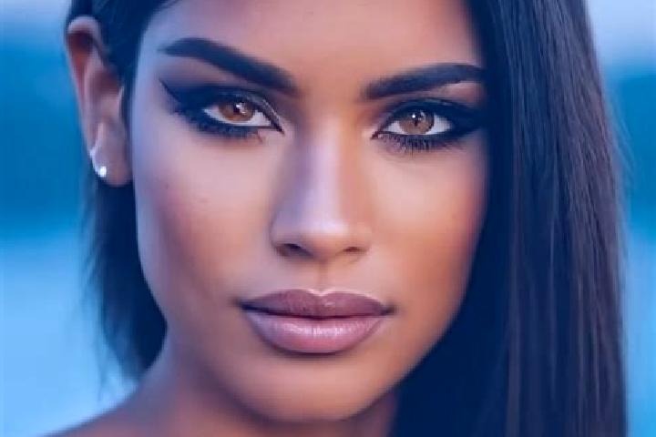 Zoey, 22, a dark blonde brown-eyed latina companion based in Gokunda. Offering Domination, Fetish, Girlfriend Experience. Available for incall and outcall, d...