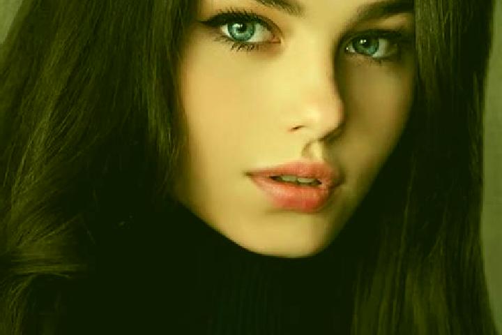 Zoey, 22, a red amber-eyed slavic companion based in Mirigambar. Offering Duos, Overnight, Dinner Date. Available for incall and outcall, day and evening dates.