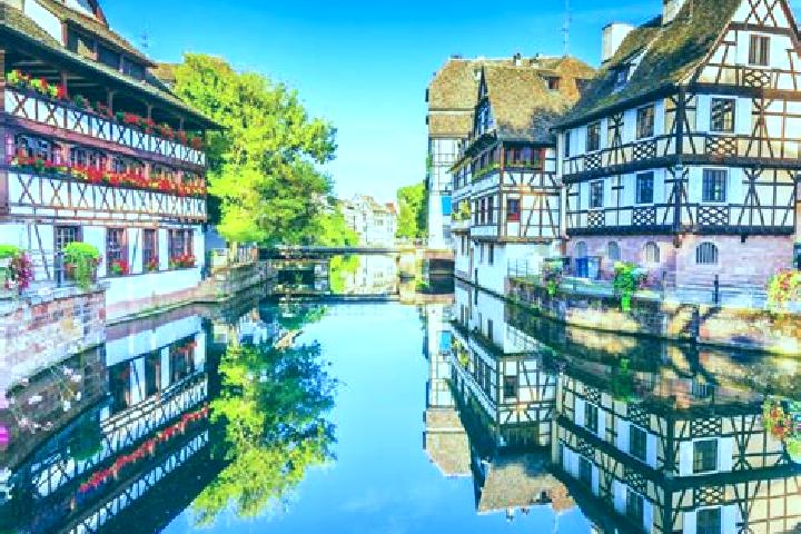 Zoey, 22 — Escort in Le Gouray, France