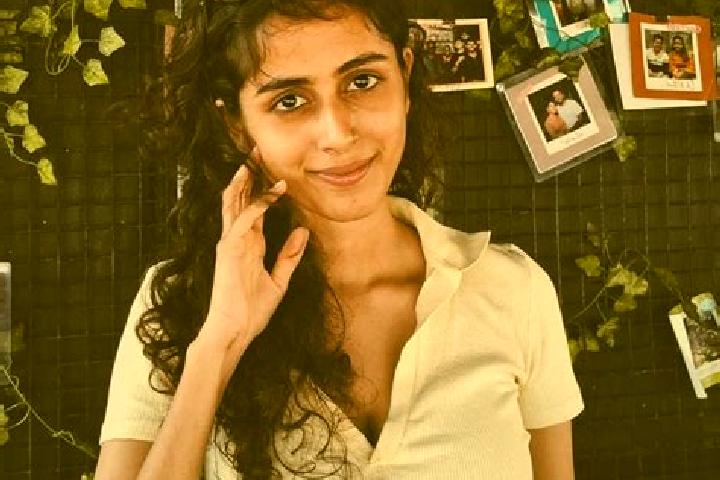 Zoey, 22 — Escort in Param, Iran