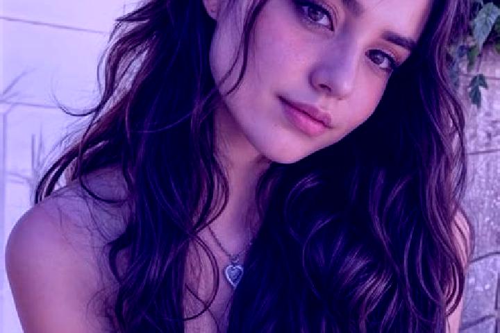 Zoey, 23, a auburn hazel-eyed european companion based in Etayo. Offering Travel Companion, Prostate Massage, Erotic Massage, Duos. Available for incall and ...