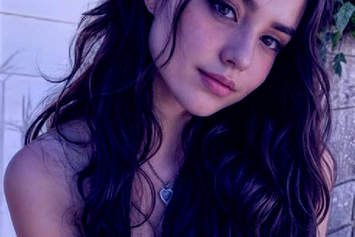 Zoey, 23, a auburn hazel-eyed latina companion based in Patpata Segundo. Offering Tantra, Striptease, Prostate Massage. Available for incall and outcall, day...
