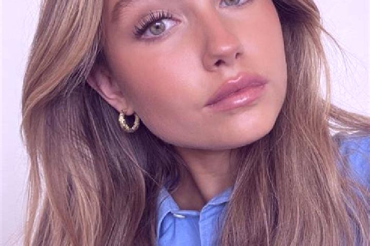 Zoey, 23, a dark blonde green-eyed mediterranean companion based in La Chorrera. Offering Dinner Date, Erotic Massage, Overnight, 69, Domination. Available f...