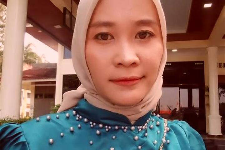 Zoey, 23 — Escort in Karang Wetan, Indonesia