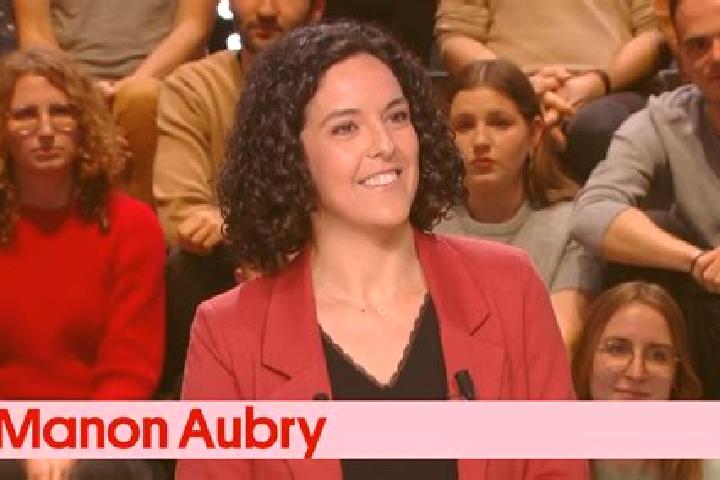 Zoey, 23 — Escort in La Salle-et-Chapelle-Aubry, France