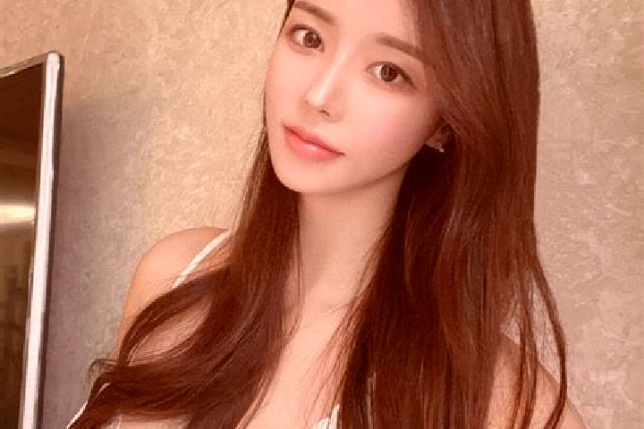 Zoey, 23 — Escort in Peimei, China