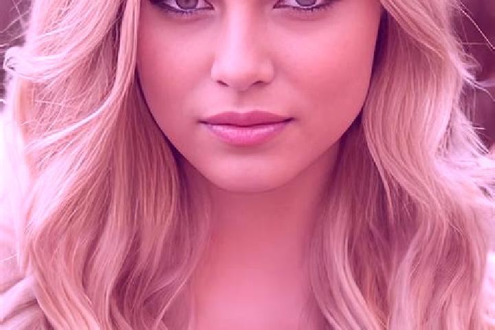 Zoey, 24, a blonde dark-eyed caucasian companion based in Lawitz. Offering Tantra, Deep French Kissing, A-Level, Massage. Available for incall and outcall, o...