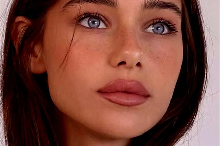 Zoey, 24, a brunette grey-eyed slavic companion based in Southey. Offering OWO, Tantra, BDSM. Available for incall and outcall, day and evening dates.