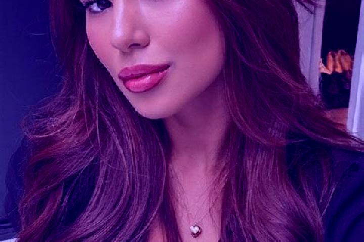 Zoey, 24, a chestnut brown-eyed latina companion based in Ciomas. Offering Travel Companion, Erotic Massage, Massage. Available for incall and outcall, day a...