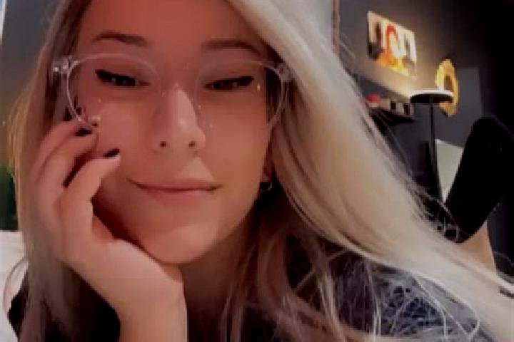 Zoey, 24, a platinum blonde dark-eyed mediterranean companion based in Riudellots de la Selva. Offering Fetish, BDSM, Travel Companion, 69, Overnight. Availa...