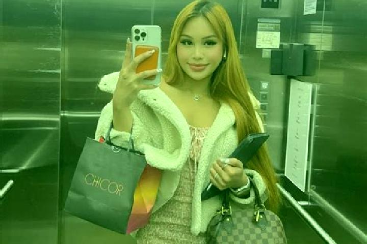 Zoey, 24 — Escort in Glendale, Canada