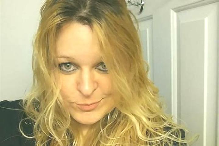 Zoey, 24 — Escort in Lancaster, Canada