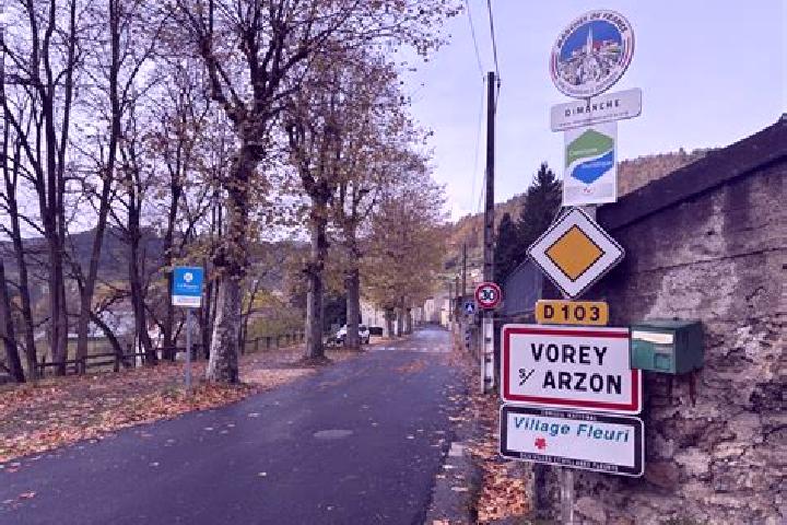Zoey, 24 — Escort in Vorey, France