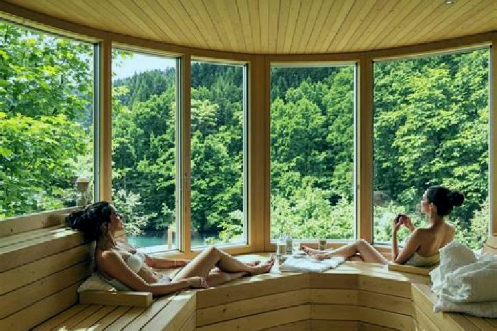 Zoey, 24 — Escort in Wald, Austria