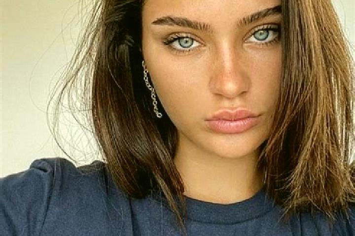 Zoey, 25, a brunette dark-eyed mixed companion based in Pierre-Chatel. Offering Striptease, BDSM, CIM. Available for incall and outcall, overnight bookings a...