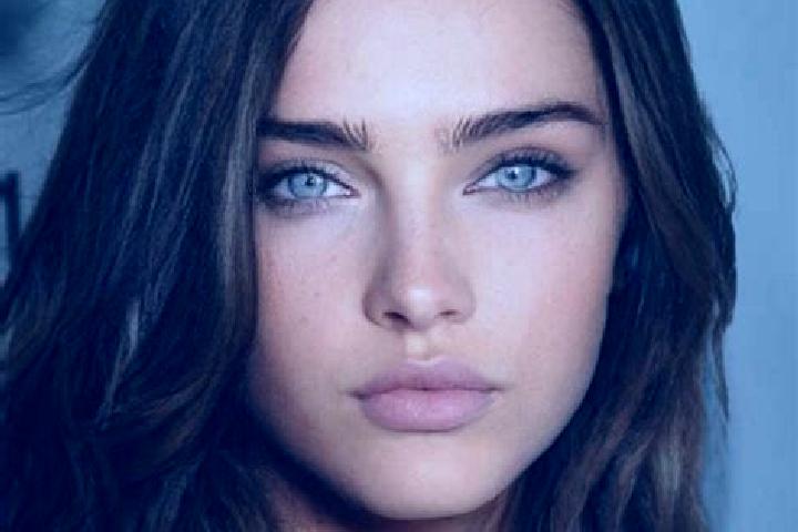 Zoey, 25, a brunette green-eyed latina companion based in Dayanpeken. Offering Roleplay, Erotic Massage, Girlfriend Experience, Massage. Available for incall...